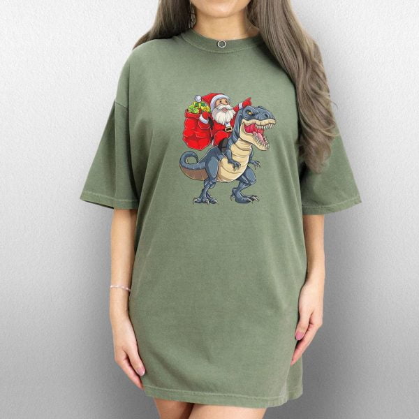 Christmas-T-Shirt-for-Boys,-Dinosaur-Santa-Kid's-T-Shirt-2